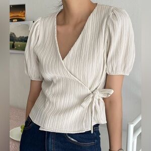 Dazy Puff Sleeve‎ Textured Blouse SZ L Cream Side Wrap Flirty Romantic Occasion